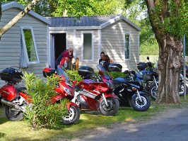 Hébergement, balade moto 8 mai 2025